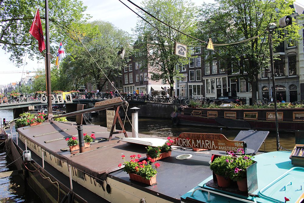 musei amsterdam: houseboat