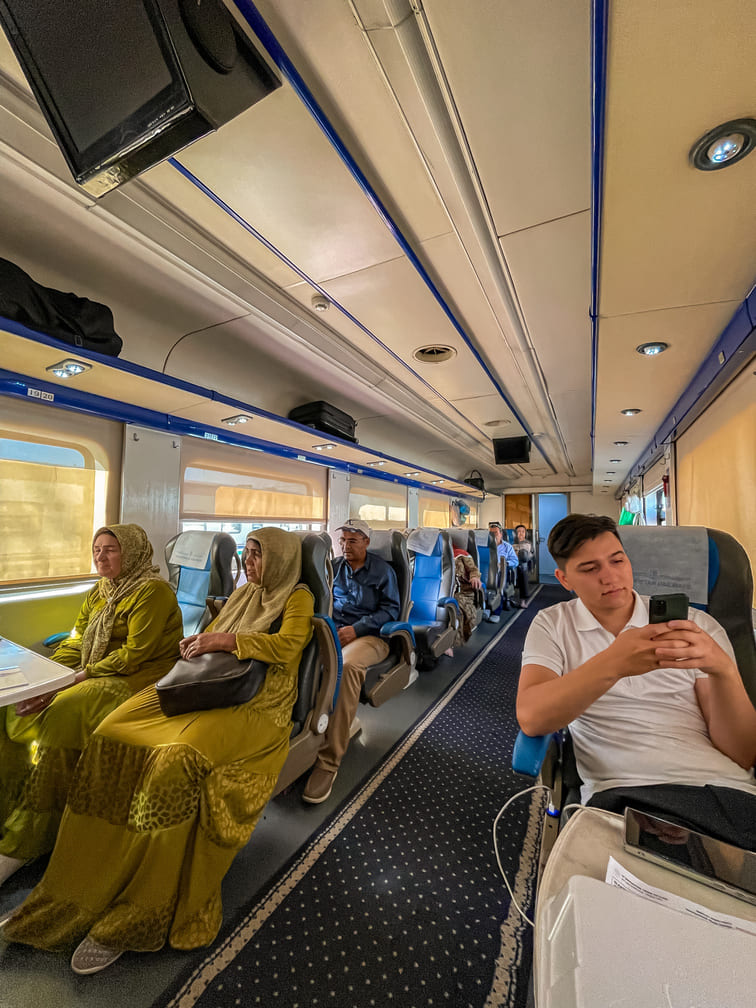 muoversi in treno uzbekistan